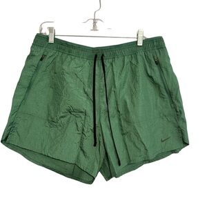 Nike Stride Men’s Running Green 5” Inseam Brief Lined Shorts Size XL
